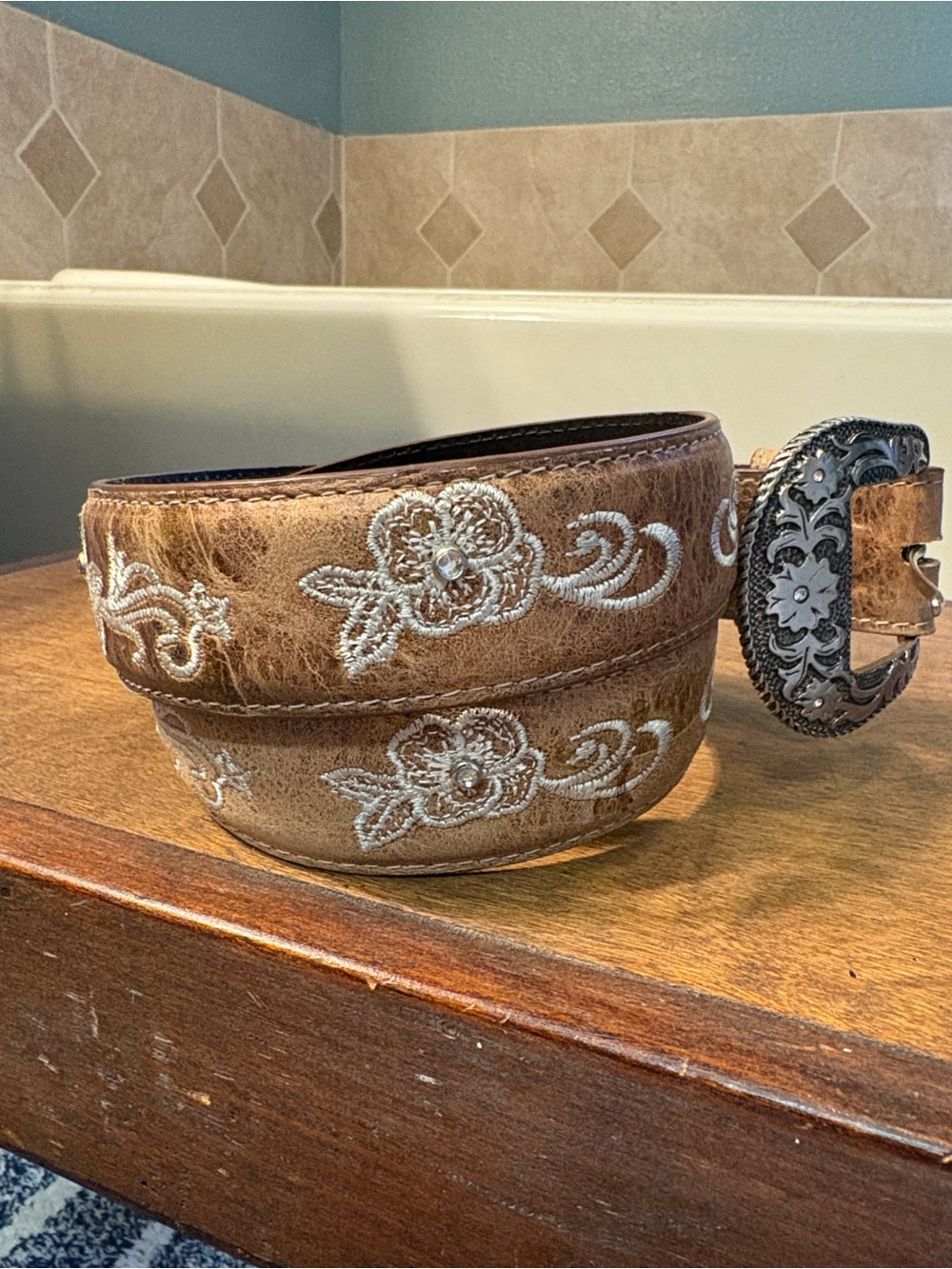 Women’s Shyanne | Embroidered Leather Belt with Silver Buckle | L - Picture 16 of 16